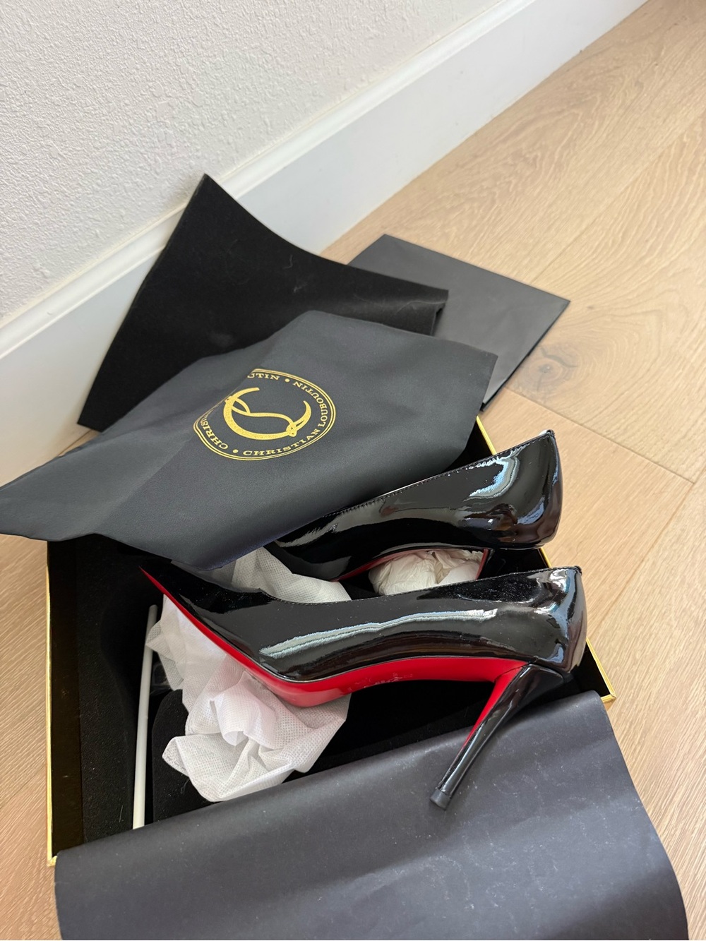 Christian Louboutin 38 Yacht Spikes Flat Calf Heels Neptune Mat